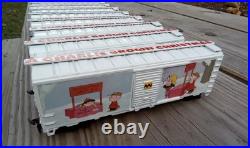 A Charlie Brown Christmas model train set HO scale athearn boxcar Snoopy peanuts