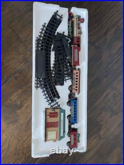 A Wonderful Holiday It's a Wonderful Life Train Starter Set Sound Bedford Falls