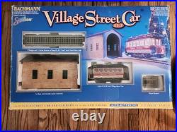 BACHMANN Village Street Car Train Set Auto Reversing + 4 EXTRA TRACKS 25017