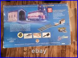 BACHMANN Village Street Car Train Set Auto Reversing + 4 EXTRA TRACKS 25017