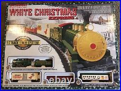 BACHMANN WHITE CHRISTMAS EXPRESS HO Scale Toy Train Set Working Complete EZ Trac