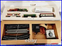 Bachmann 00664 HO Yuletide Special Christmas Train Set with 4 Extra 9 Straights