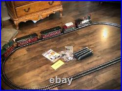 Bachmann Big Haulers White Christmas Express Locomotive Train Set + CABOOSE