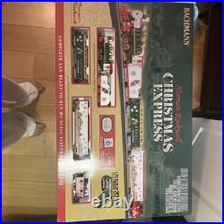 Bachmann HO Scale New Norman Rockwell Christmas Express Train Set 00774