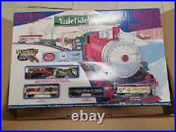 Bachmann HO scale Yuletide Special electric Christmas train set #00664