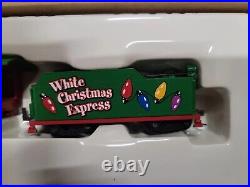 Bachmann HO scale Yuletide Special electric Christmas train set #00664