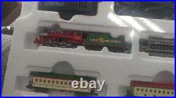 Bachmann N Scale Model Railroad Train Set Spirit of Christmas (missing one car)