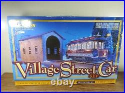 Bachmann On-30 Village Christmas Streetcar Train Set