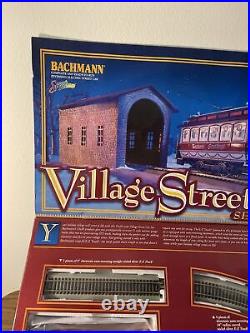 Bachmann On-30 Village Christmas Streetcar Train Set New In Damaged Box