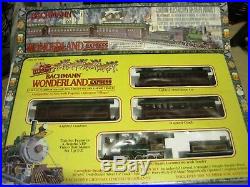 Bachmann Wonderland Express Christmas Train 25001 Complete Set, Extra track, works