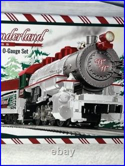 Beautiful WINTER WONDERLAND Christmas Train Set 0 Gauge Blue Tooth