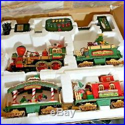 Christmas Holiday Express Electric Train Set model No 980 Santa Claus Xmas 1998