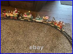 DILLARD'S TRIMMINGS Animated CHRISTMAS TRAIN 4 Piece Set G Scale Tested