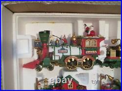 DILLARD'S TRIMMINGS Animated CHRISTMAS TRAIN Set By NEW BRIGHT #384 G Scale
