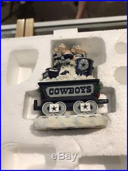 Danbury Mint Dallas Cowboys NFL Christmas Express 6 Piece Train Set - Read