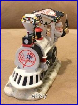 Danbury Mint NEW YORK YANKEES CHRISTMAS EXPRESS Train Set
