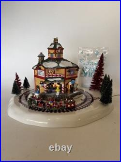 Dept 56 North Pole Series North Star Commuter Train Station #56782 Complete Set