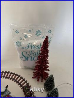 Dept 56 North Pole Series North Star Commuter Train Station #56782 Complete Set