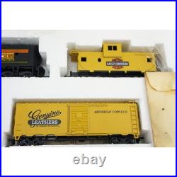 EUC 1987 Tyco HO Scale Harley Davidson Christmas Train Set Locomotive Caboose