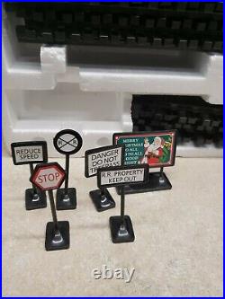 EZTEC G-Gauge North Pole Express Animated Christmas Train Set Used 31 Pieces