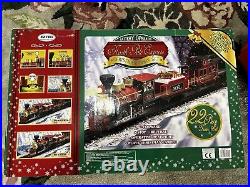 EZTEC North Pole Express Christmas Train Set 22 Pcs Battery Operated Brand New