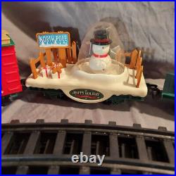 Ez-Tec North Pole Express Christmas Train Set Snowman Car