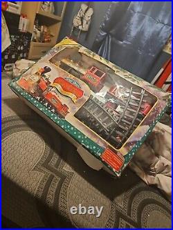 Eztec 2010 North Pole Express Christmas Train Set 27 Pc Music Lights #62170