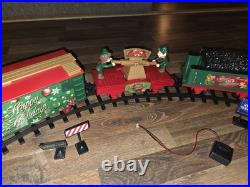 Eztec Happy Holiday Express 29 Pc Train Set Working Condition Open Box Complete