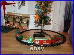 Eztec North Pole Express Train Set Christmas Wireless Remote Musical 33 Piece
