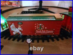 Eztec North Pole Express Train Set Christmas Wireless Remote Musical 33 Piece