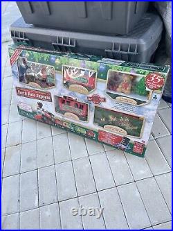 Eztec North Pole Express Train Set Christmas Wireless Remote Musical 35 Pieces