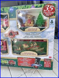 Eztec North Pole Express Train Set Christmas Wireless Remote Musical 35 Pieces
