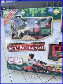 Eztec North Pole Express Train Set Christmas Wireless Remote Musical 35 Pieces