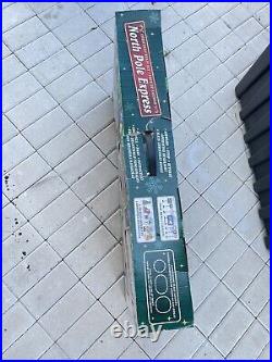 Eztec North Pole Express Train Set Christmas Wireless Remote Musical 35 Pieces