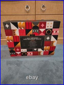 FAO Schwarz Holiday Train Motorized Train Set 30 Pieces With Light Sound NEW