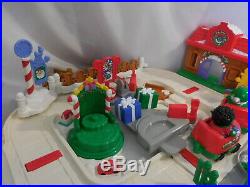 Fisher Price Little People Christmas Train Set + Tree Lighting in Discovery Park