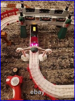 GEOTRAX CHRISTMAS IN TOYTOWN 2010 RC TRAIN SET WORKING COMPLETE Sounds Light
