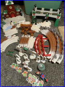 GeoTrax Train Track Set Christmas In Toy Town Train Set Toys R Us Exclusive 2010