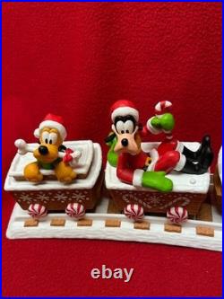 HALLMARK 2016 DISNEY CHRISTMAS EXPRESS TRAIN COMPLETE SET WithTRACKS NEW WithO TAGS