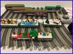 Hawthorne PEANUTS Christmas Village, SNOOPY TRAIN HO Set, Working Controls 2011