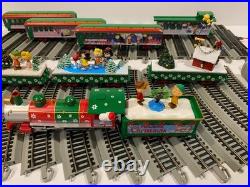 Hawthorne PEANUTS Christmas Village, SNOOPY TRAIN HO Set, Working Controls 2011
