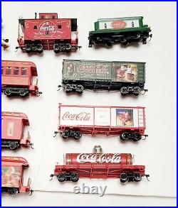 Hawthorne Village Coca Cola Holiday Express On30 Scale Electric Train Set Nice