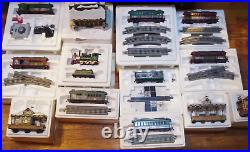Hawthorne Village Thomas Kinkade's Christmas Train Set 9 Trains And 4 Buildings