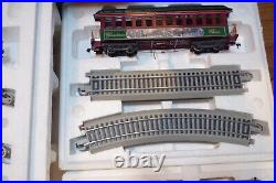 Hawthorne Village Thomas Kinkade's Christmas Train Set 9 Trains And 4 Buildings