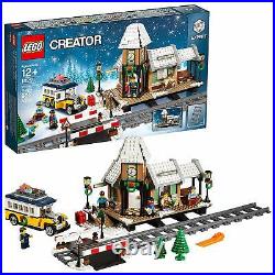LEGO CREATOR Winter Village Station 10259 Expert Holiday XMas For Teens 902 Pcs