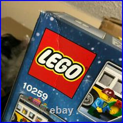 LEGO Creator 10259 Winter Village Station holiday Christmas train set