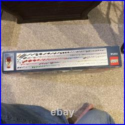 LEGO Creator Expert Winter Holiday Train (10254) BNISB Mint condition