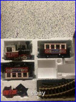 LGB Christmas Train G Gauge Starter Set 122.5 Analog DC Loco/Car/Track 72304
