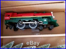 LIONEL CHRISTMAS TOY TRAIN 0-27 FULL SET W MUSICAL BOX CAR 6-21944 Discontinued