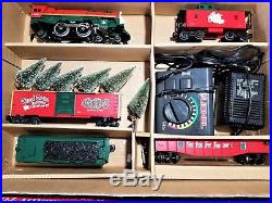 LIONEL CHRISTMAS TOY TRAIN 0-27 FULL SET W MUSICAL BOX CAR 6-21944 Discontinued